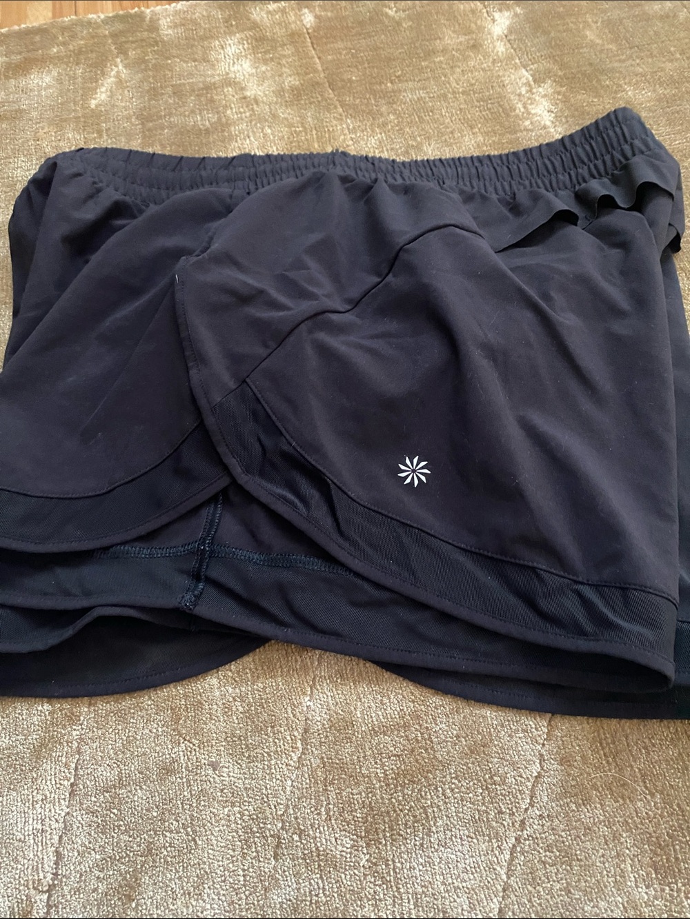 Athleta 4” mesh racer run short - Picture 5 of 5